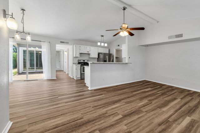 4627 Chapman Street, The Colony, TX 75056