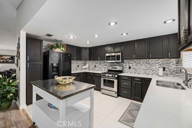 44115 Hunter Court, Lancaster, CA 93536