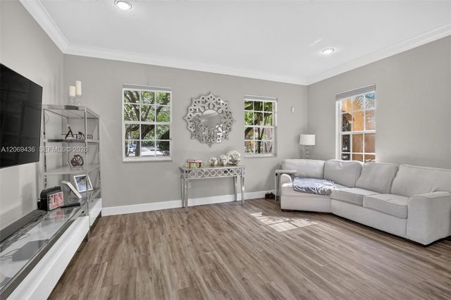 14601 SW 5th Street, Pembroke Pines, FL 33027