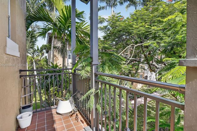 14601 SW 5th Street, Pembroke Pines, FL 33027