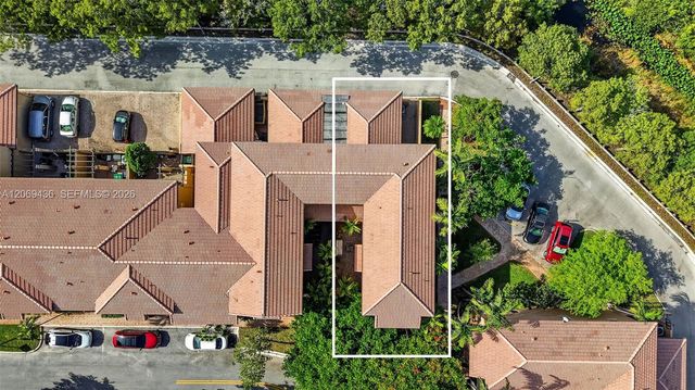 14601 SW 5th Street, Pembroke Pines, FL 33027