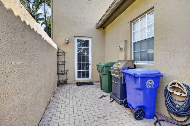 14601 SW 5th Street, Pembroke Pines, FL 33027