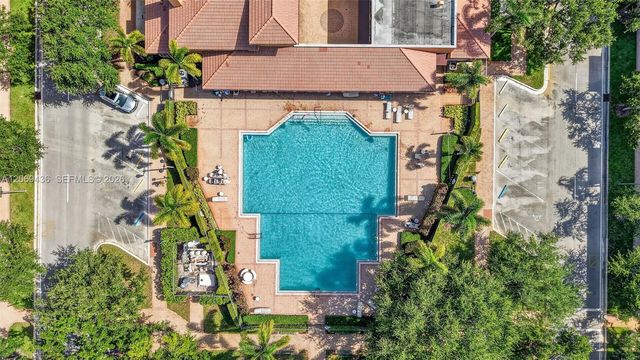14601 SW 5th Street, Pembroke Pines, FL 33027
