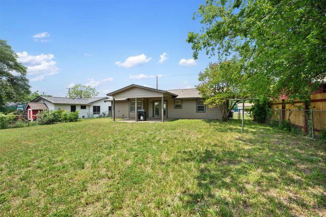 105 E St Johns Ave, Austin, TX 78752