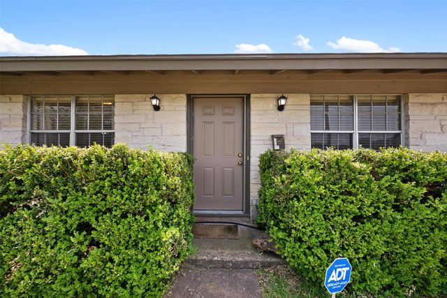 105 E St Johns Ave, Austin, TX 78752