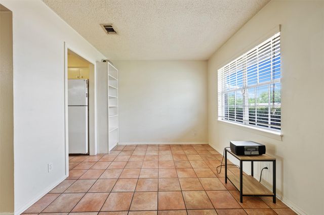 105 E St Johns Ave, Austin, TX 78752