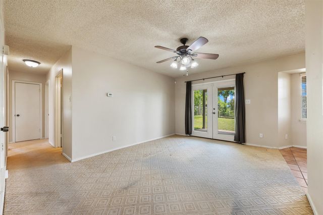 105 E St Johns Ave, Austin, TX 78752