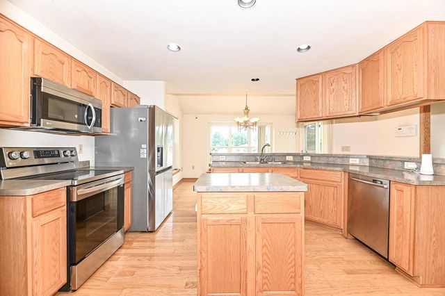 11042 W Villa AVENUE, Milwaukee, WI 53224