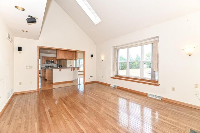 11042 W Villa AVENUE, Milwaukee, WI 53224