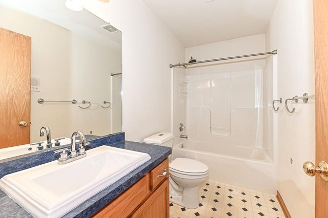 11042 W Villa AVENUE, Milwaukee, WI 53224