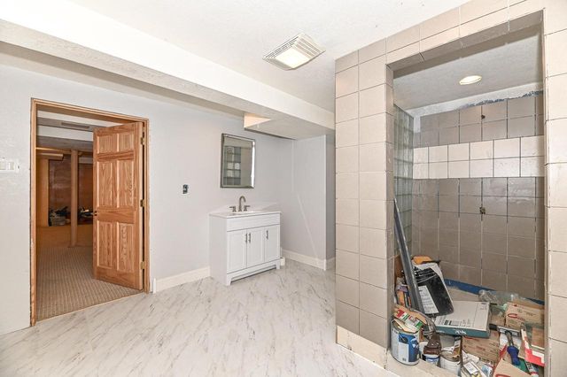 11042 W Villa AVENUE, Milwaukee, WI 53224