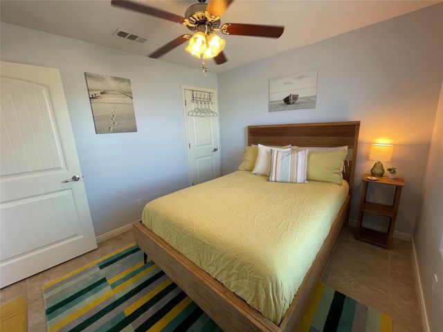 975 Fisherman Drive S, Galveston, TX 77650
