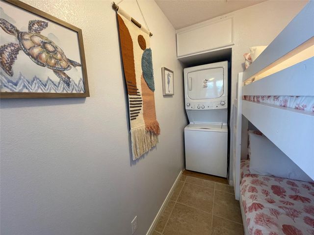 975 Fisherman Drive S, Galveston, TX 77650
