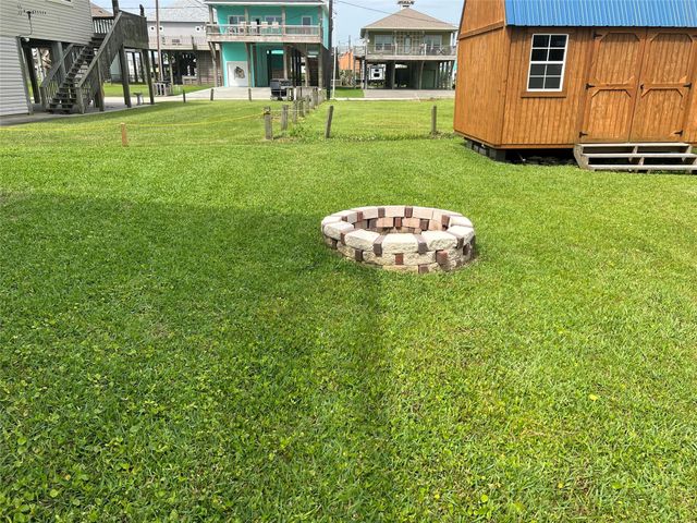 975 Fisherman Drive S, Galveston, TX 77650