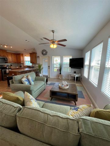 975 Fisherman Drive S, Galveston, TX 77650