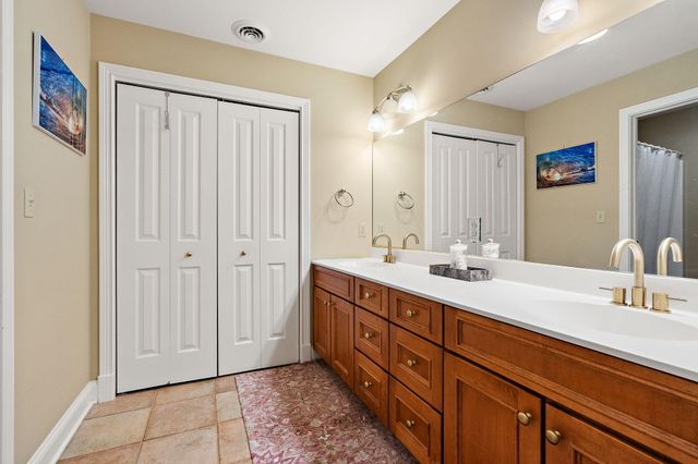 1035 Kilarney Road, Chesterton, IN 46304