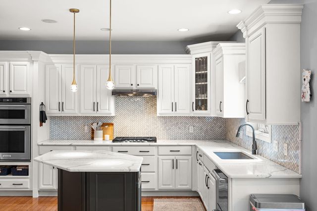 1035 Kilarney Road, Chesterton, IN 46304