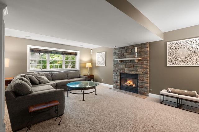 1035 Kilarney Road, Chesterton, IN 46304