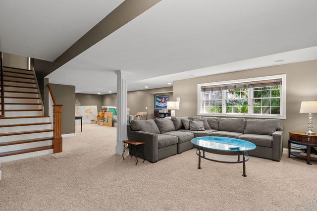 1035 Kilarney Road, Chesterton, IN 46304