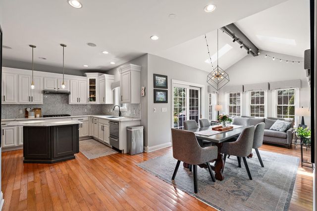 1035 Kilarney Road, Chesterton, IN 46304
