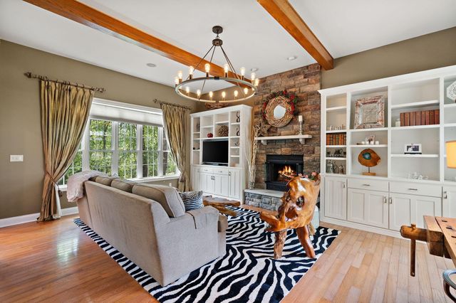 1035 Kilarney Road, Chesterton, IN 46304