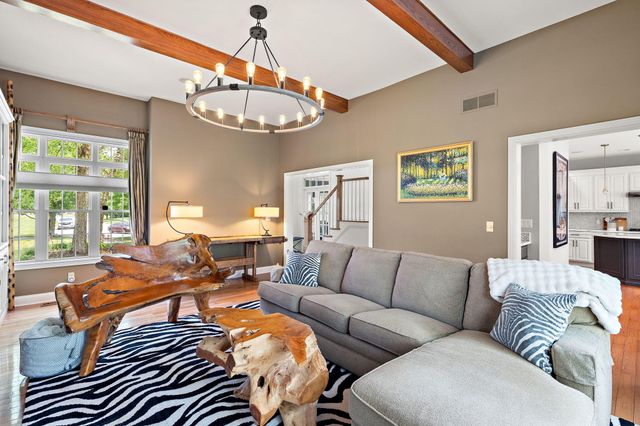 1035 Kilarney Road, Chesterton, IN 46304