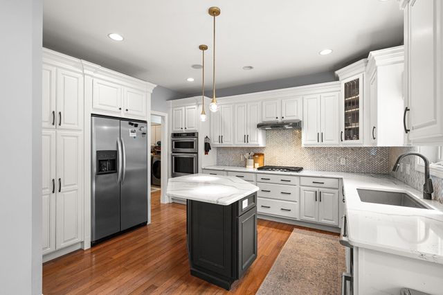 1035 Kilarney Road, Chesterton, IN 46304