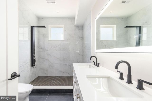 3841 RIDGE AVE, Philadelphia, PA 19132