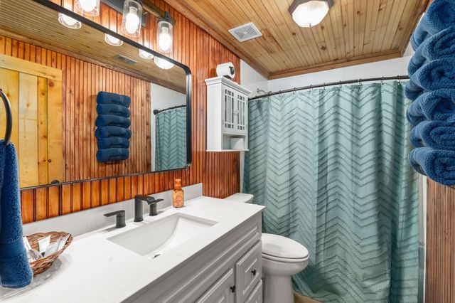 1760 County Road 215, Weimar, TX 78962