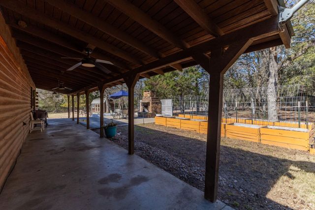 1760 County Road 215, Weimar, TX 78962