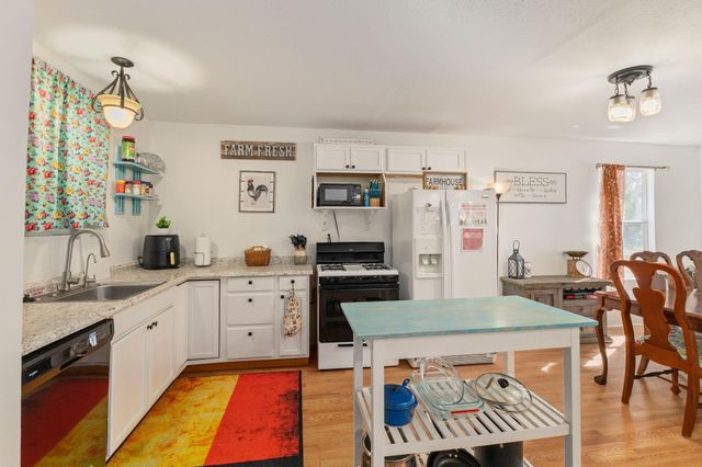 1760 County Road 215, Weimar, TX 78962