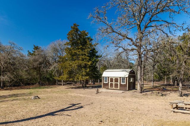 1760 County Road 215, Weimar, TX 78962