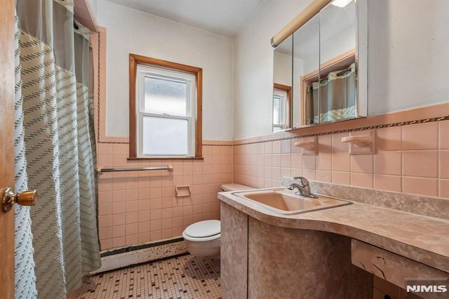 140 Francisco Avenue, Rutherford, NJ 07070