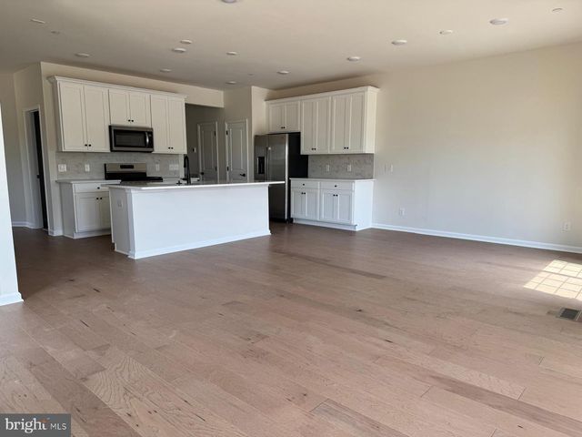 330 MILTON STAMP DR, Glen Mills, PA 19342