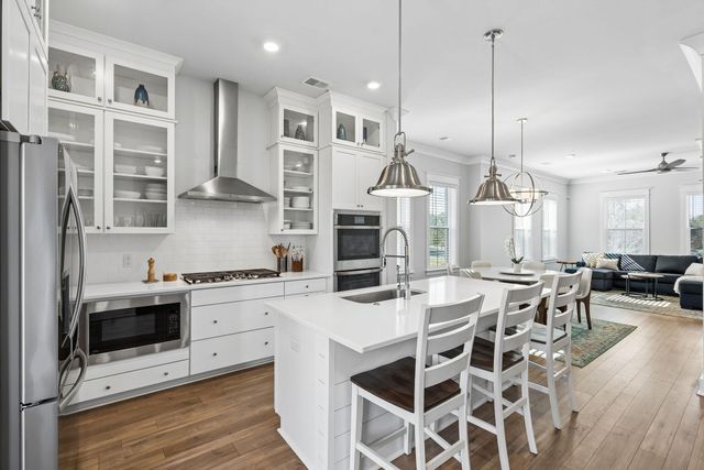 1570 Hancock Street, Mount Pleasant, SC 29464