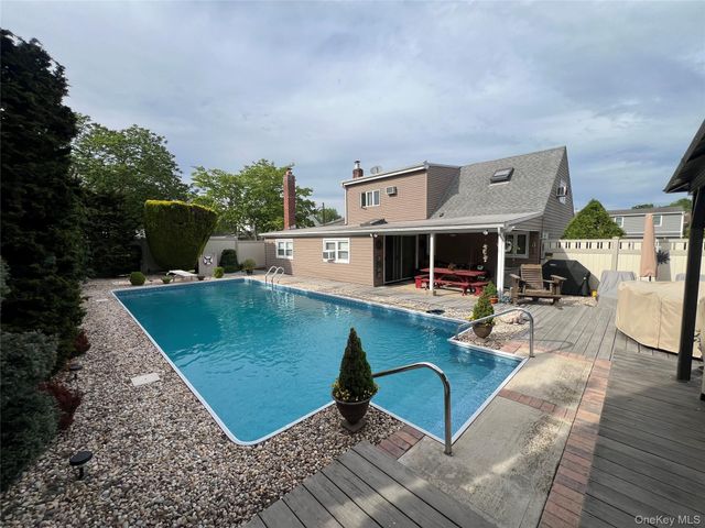 317 Herbert Place, Bethpage, NY 11714
