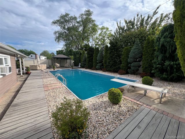 317 Herbert Place, Bethpage, NY 11714