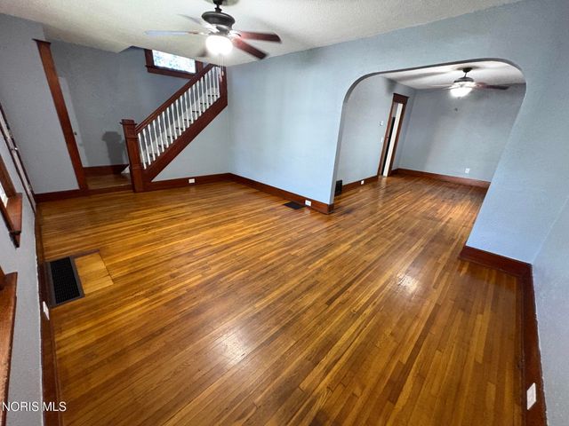 2460 Caledonia Street, Toledo, OH 43605