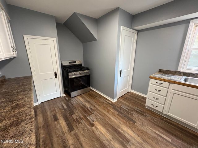 2460 Caledonia Street, Toledo, OH 43605
