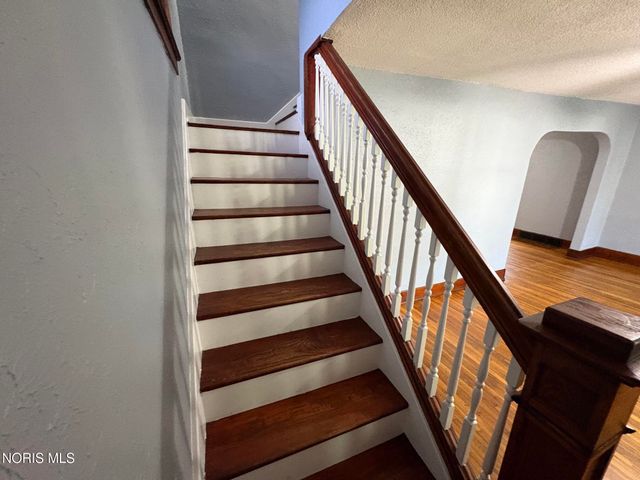 2460 Caledonia Street, Toledo, OH 43605