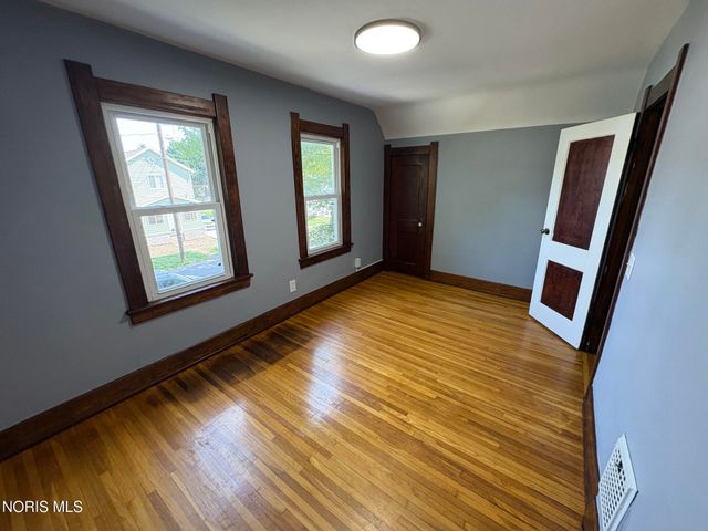 2460 Caledonia Street, Toledo, OH 43605