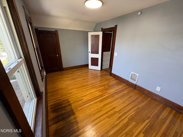 2460 Caledonia Street, Toledo, OH 43605