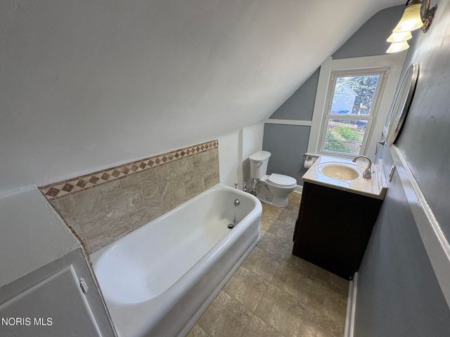 2460 Caledonia Street, Toledo, OH 43605