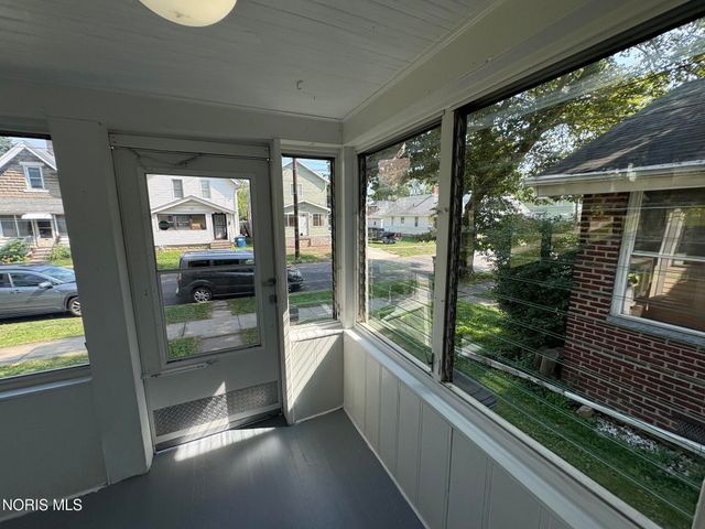 2460 Caledonia Street, Toledo, OH 43605