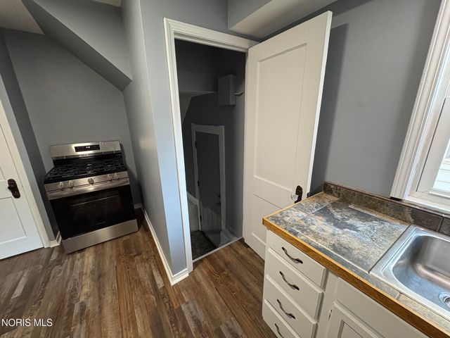 2460 Caledonia Street, Toledo, OH 43605