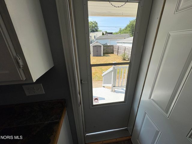 2460 Caledonia Street, Toledo, OH 43605