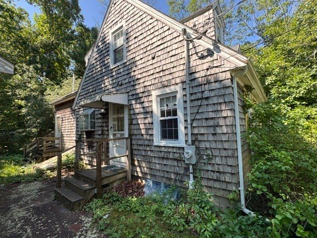 203 Willow St, Stoughton, MA 02072