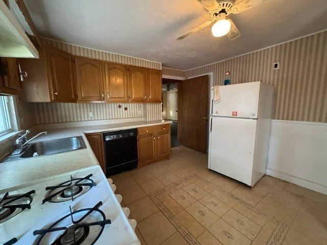 203 Willow St, Stoughton, MA 02072