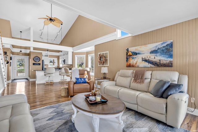 9547 S Harbour Pointe Drive, Bloomington, IN 47401