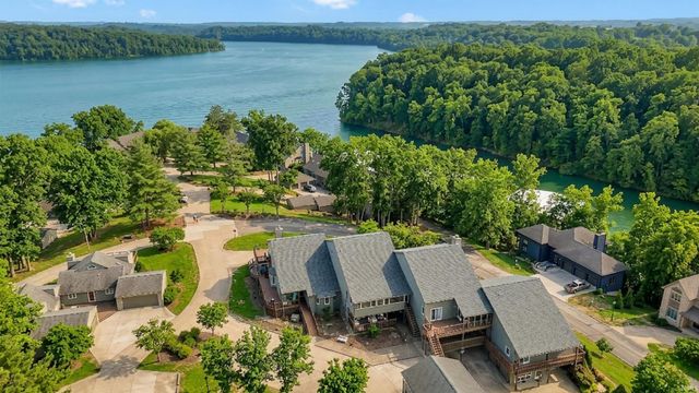 9547 S Harbour Pointe Drive, Bloomington, IN 47401